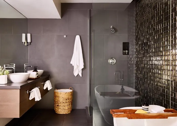 Sanctuary Camelback Mountain And 4* Paradise Valley