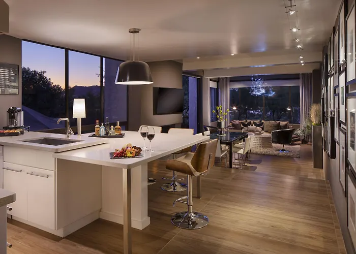 Sanctuary Camelback Mountain And 4* Paradise Valley